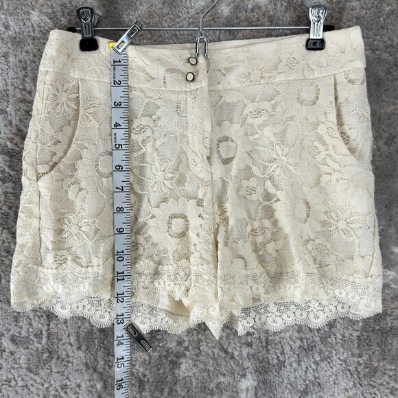 Max and Riley Size M Floral Lace Flat Front Shorts Ivory Button Zip Pockets - Picture 3 of 11
